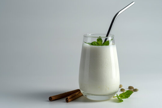Filter coffee and lassi – Indian drinks for dine-in or takeaway